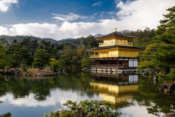 tempat wisata terbaik di Kyoto Jepang - Kinkaku-Ji