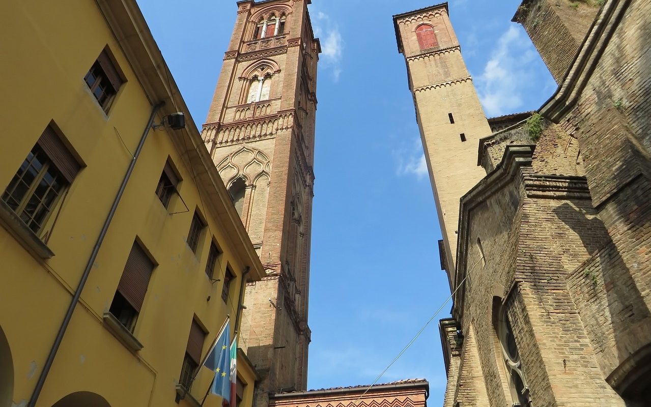 tempat wisata terbaik di Bologna Italia